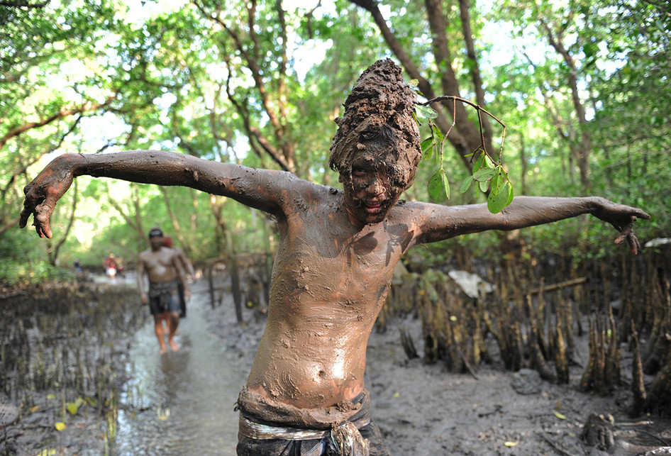 Tradisi Mandi Lumpur di Bali