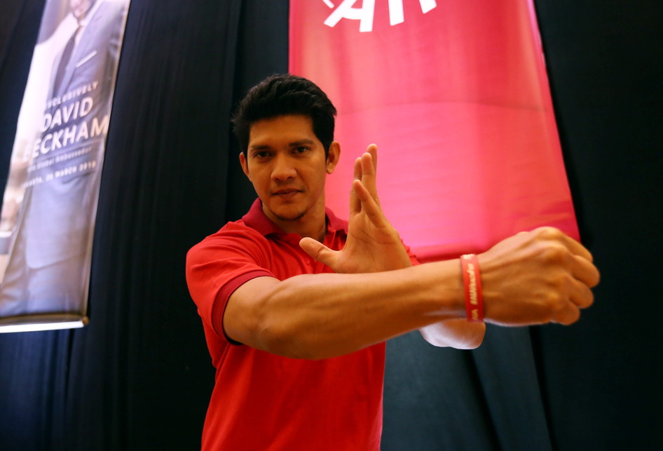 Iko Uwais Saat Acara AIA di Hotel Raffles