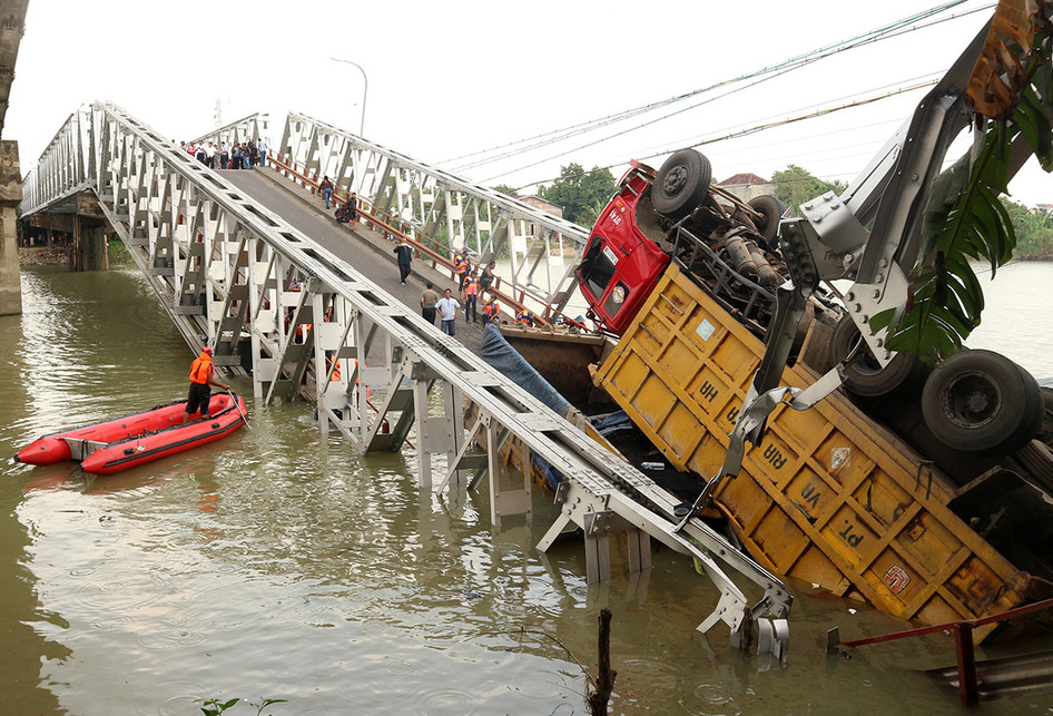 Jembatan Widang Runtuh