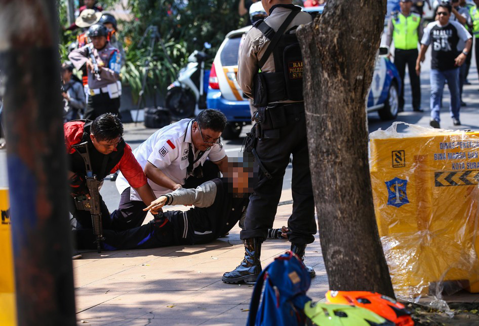 Polisi Geledah Terduga Teroris