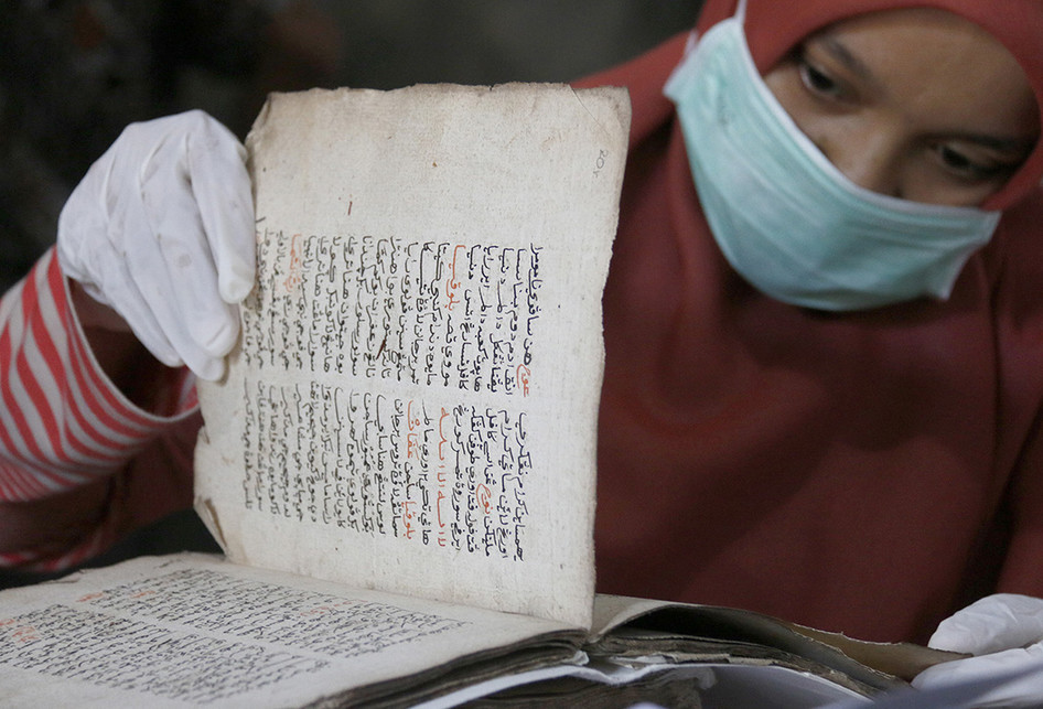 Membedah Kitab Kuno di Aceh