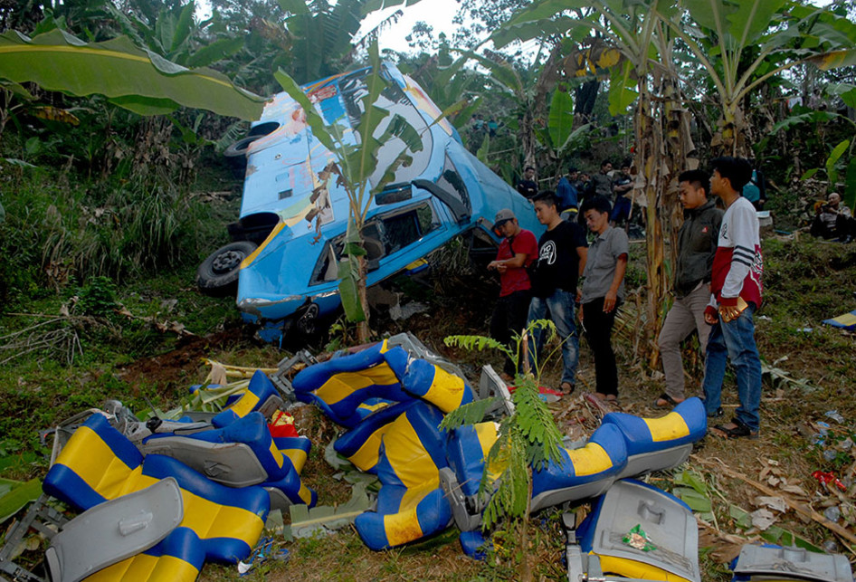 Bus Masuk Jurang di Sukabumi