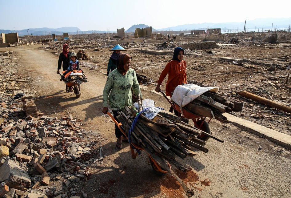 Air Waduk Jatigede Makin Surut