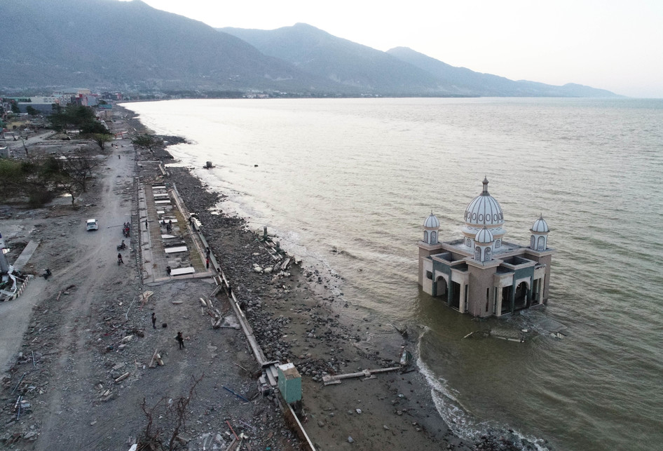 Masjid Terapung Rusak Akibat Tsunami