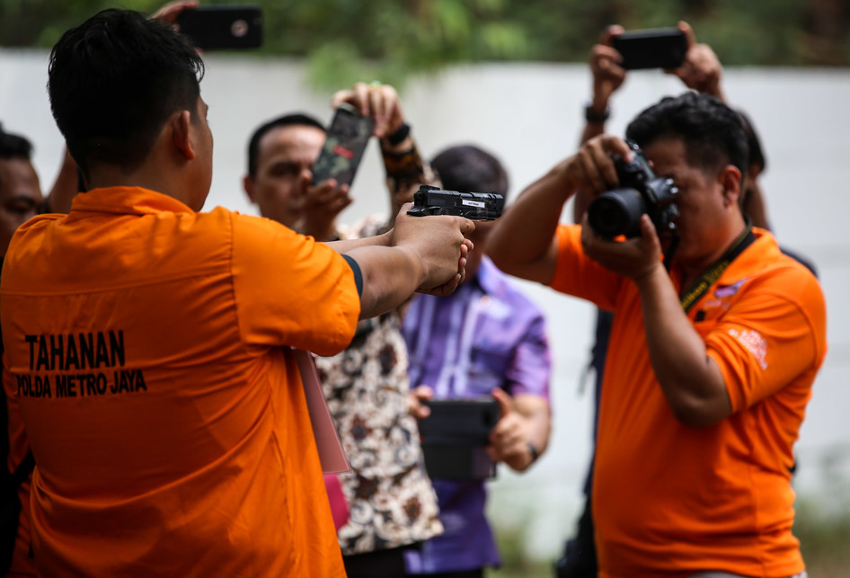 Rekonstruksi kasus peluru nyasar di Gedung DPR RI 