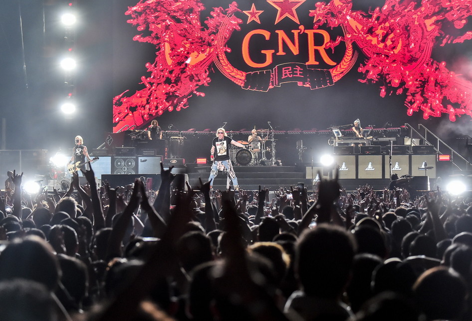 KONSER GUNS N' ROSES