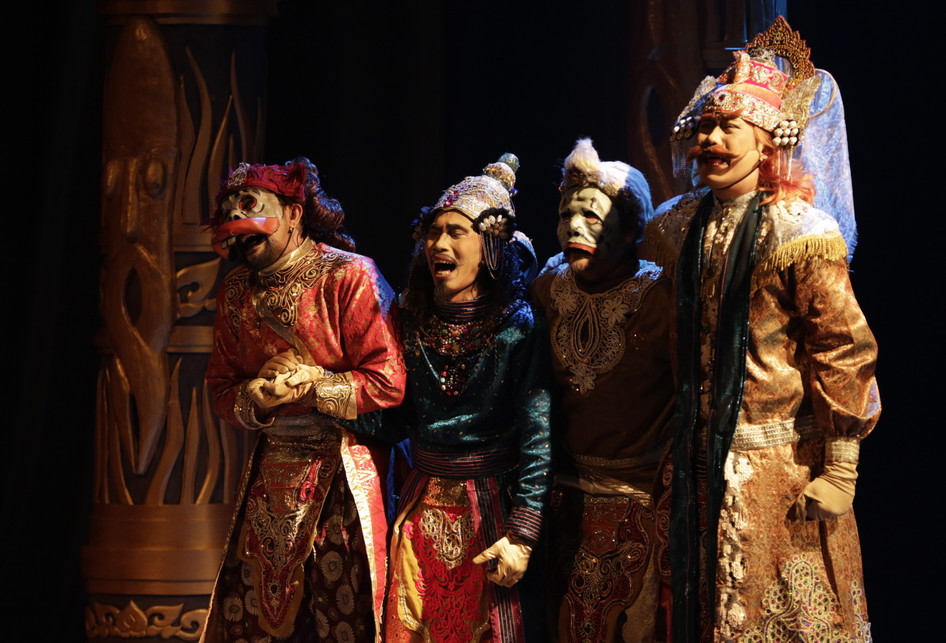 Teater Koma Persembahkan Lakon Mahabarata: Asmara Raja 